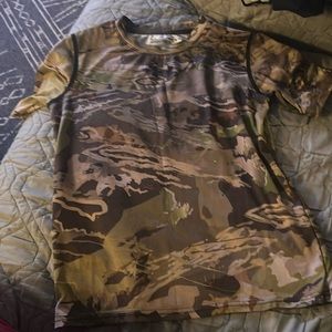Kids Under  Armor  Camo athletic t size 10/12